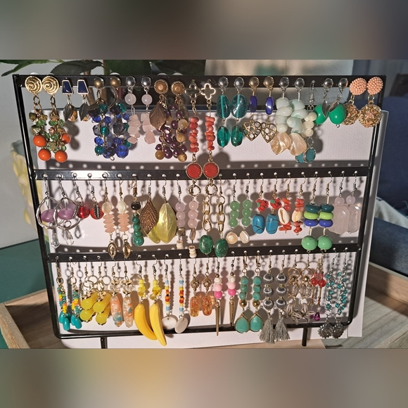 Like ๐ this to be notified when I go live - Picture 3 of 8